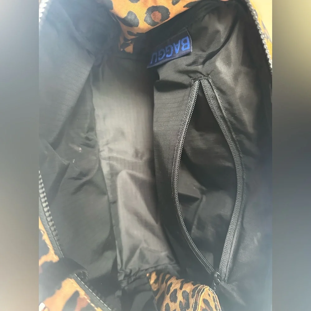 BAGGU Leopard Print Bowler Bag regular size, slight interior discoloration - Picture 5 of 8